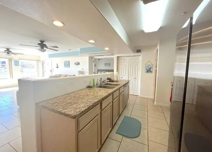 River View 2 King-suites W/beach Access!