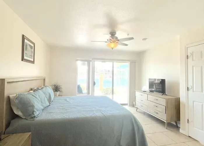 Apartment River View 2 King-suites W/beach Access! Lake Havasu City