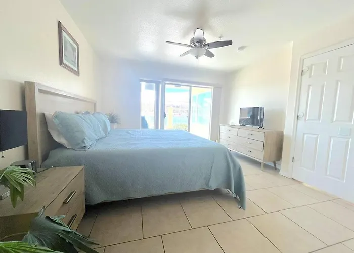 Apartment River View 2 King-suites W/beach Access!