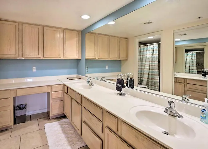 Apartment River View 2 King-suites W/beach Access!